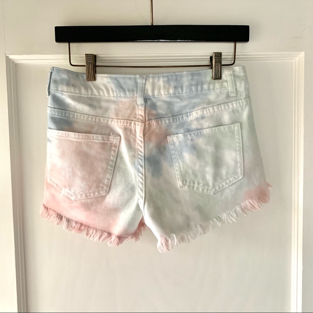 Shorts - Picture 2 of 4